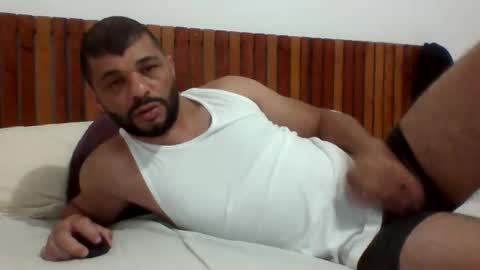 Snapshot of andreloko123 chatting on January 29, 1:37 am andreloko123 online show from January 29, 1:37 am