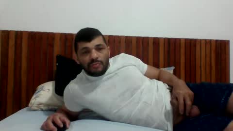 Snapshot of andreloko123 chatting on November 25, 1:27 am andreloko123 online show from November 25, 1:27 am