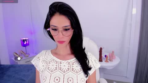 andremariin online show from December 19, 5:51 am