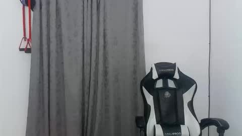 andres180950734 online show from November 10, 11:26 pm