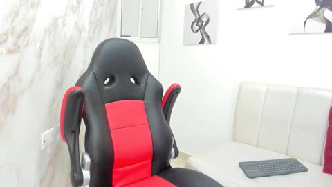 andres_stud online show from October 8, 4:43 am