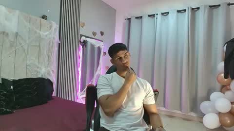 Snapshot of andres_stud777 chatting on October 13, 4:56 am ANDRES online show from October 13, 4:56 am