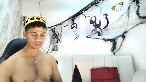 Snapshot of andres_stud777 chatting on October 21, 4:35 am ANDRES online show from October 21, 4:35 am