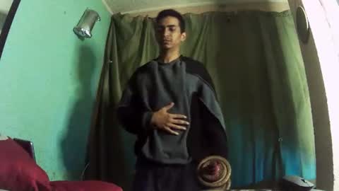 andrescaraballo18 online show from November 10, 3:16 am