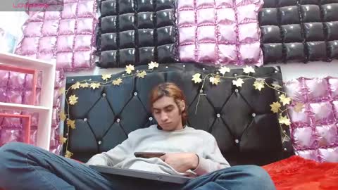andresdark_07 online show from January 9, 7:04 pm