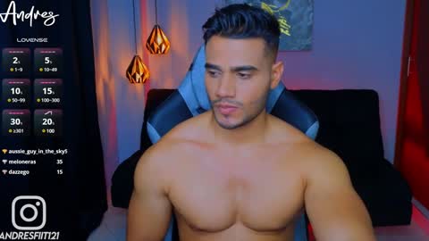 Snapshot of andresfiit chatting on December 12, 1:17 pm Andres online show from December 12, 1:17 pm