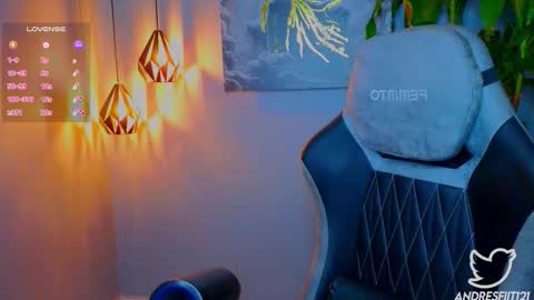 Snapshot of andresfiit chatting on October 7, 1:36 am Andres online show from October 7, 1:36 am