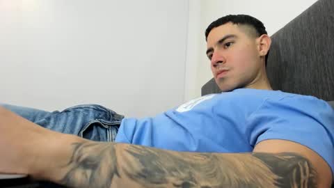 Snapshot of andresjuan92 chatting on October 23, 4:01 am onlyfanscallmegotter online show from October 23, 4:01 am