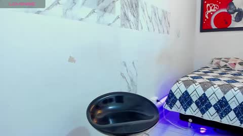 Snapshot of andressdean chatting on December 4, 1:36 am Andres Dean online show from December 4, 1:36 am