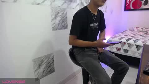 Snapshot of andressdean chatting on January 18, 8:51 pm Andres Dean online show from January 18, 8:51 pm