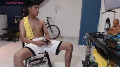 Snapshot of andressdean chatting on January 20, 3:37 am Andres Dean online show from January 20, 3:37 am