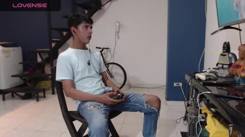 Snapshot of andressdean chatting on February 1, 2:37 am Andres Dean online show from February 1, 2:37 am