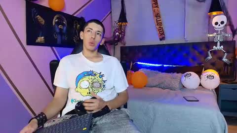 Snapshot of andreuw_wolf chatting on October 31, 3:29 am Andreuw Wolf online show from October 31, 3:29 am