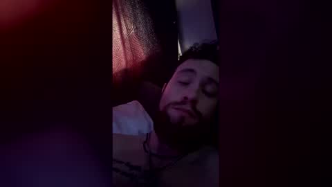 Snapshot of andrew284915 chatting on December 21, 7:43 pm andrew284915 online show from December 21, 7:43 pm