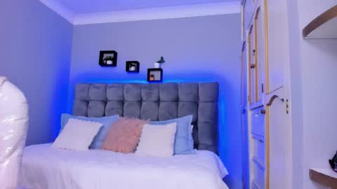 ANDREW online show from December 5, 8:16 pm