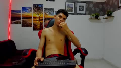 andrew_2811 online show from October 15, 5:40 am