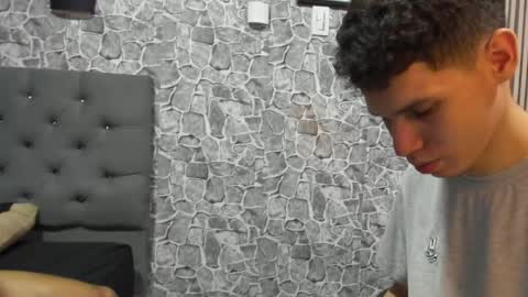 andrew_2811 online show from October 19, 11:05 pm