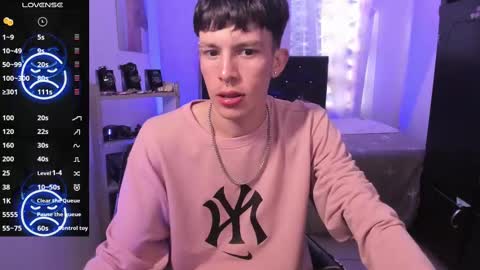 Snapshot of andrew_angels chatting on December 3, 12:49 pm andrew_angels online show from December 3, 12:49 pm