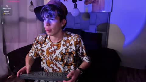 Snapshot of andrew_angels chatting on November 27, 1:13 pm andrew_angels online show from November 27, 1:13 pm