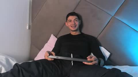 Snapshot of andrew_colleman1 chatting on November 7, 4:45 am Colleman online show from November 7, 4:45 am