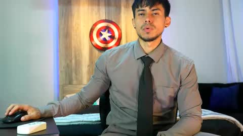 Snapshot of andrew_elliot chatting on February 13, 1:50 am Andrew online show from February 13, 1:50 am