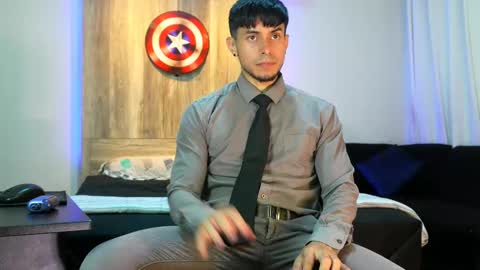 Snapshot of andrew_elliot chatting on February 21, 4:29 am Andrew online show from February 21, 4:29 am