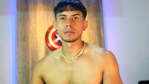 Snapshot of andrew_elliot chatting on March 7, 2:46 am Andrew online show from March 7, 2:46 am