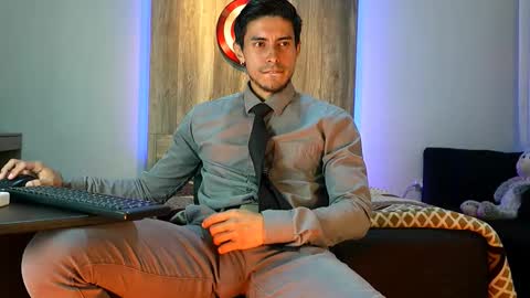 Snapshot of andrew_elliot chatting on September 13, 4:01 am Andrew online show from September 13, 4:01 am