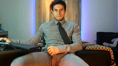 Snapshot of andrew_elliot chatting on September 15, 4:12 am Andrew online show from September 15, 4:12 am