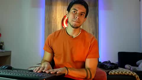 Snapshot of andrew_elliot chatting on September 15, 11:27 pm Andrew online show from September 15, 11:27 pm