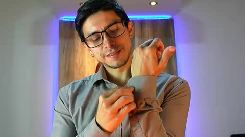 Snapshot of andrew_elliot chatting on September 24, 1:53 am Andrew online show from September 24, 1:53 am