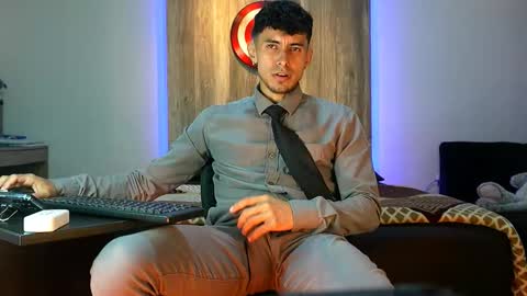 Snapshot of andrew_elliot chatting on October 1, 5:24 am Andrew online show from October 1, 5:24 am