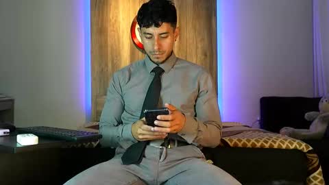 Snapshot of andrew_elliot chatting on October 5, 6:34 am Andrew online show from October 5, 6:34 am