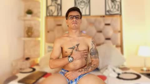 Snapshot of andrew_haalls chatting on November 22, 1:04 am andrew_haalls online show from November 22, 1:04 am