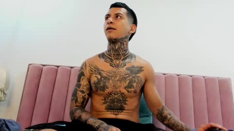 andrew_sanders69 online show from December 21, 3:46 am