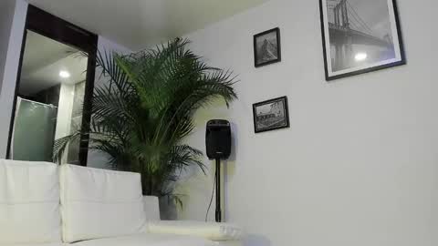 Snapshot of andrewjohnson0 chatting on January 9, 9:37 pm Andrew Johnson online show from January 9, 9:37 pm