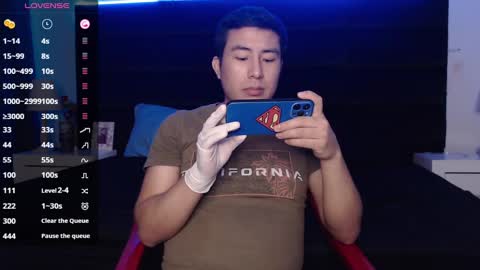 andrewmhilton_ online show from January 12, 1:32 am