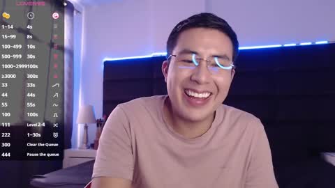 andrewmhilton_ online show from February 5, 9:29 pm