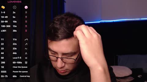 andrewmhilton_ online show from October 11, 6:56 am