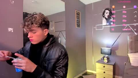      online show from December 12, 11:40 am