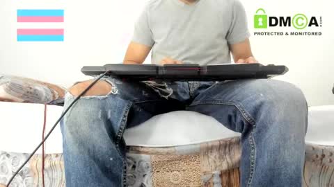 hugeclit  online show from February 16, 12:32 pm