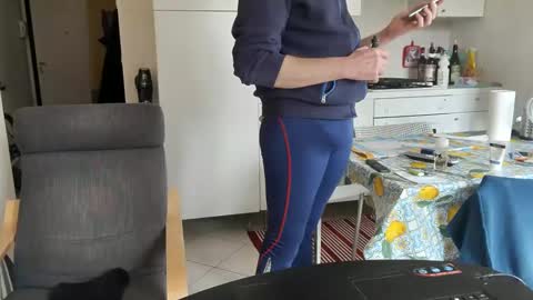 Snapshot of androx77 chatting on February 9, 10:20 am androx77 online show from February 9, 10:20 am