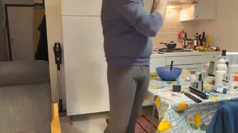 Snapshot of androx77 chatting on February 26, 6:00 pm androx77 online show from February 26, 6:00 pm