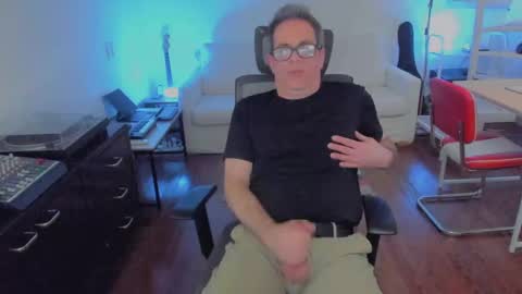 Snapshot of andy0pandi chatting on September 12, 8:31 pm Andrew online show from September 12, 8:31 pm