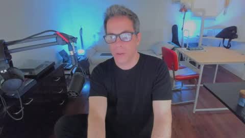 Snapshot of andy0pandi chatting on September 19, 3:24 pm Andrew online show from September 19, 3:24 pm