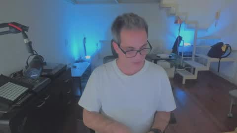 Andrew online show from April 17, 2:14 am