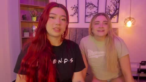 Snapshot of andy_and_emma chatting on December 2, 12:51 pm andy_and_emma online show from December 2, 12:51 pm