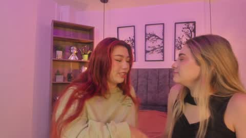 Snapshot of andy_and_emma chatting on December 19, 12:56 pm andy_and_emma online show from December 19, 12:56 pm