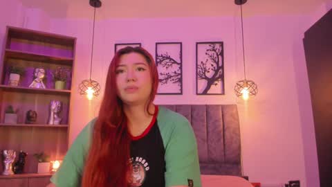 Snapshot of andy_and_emma chatting on January 1, 3:14 pm andy_and_emma online show from January 1, 3:14 pm