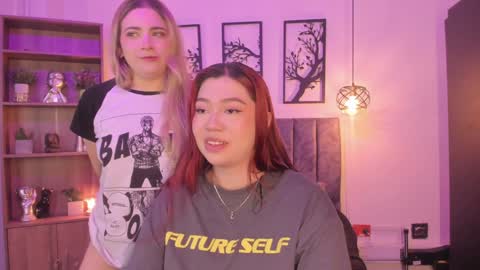 Snapshot of andy_and_emma chatting on January 3, 12:41 pm andy_and_emma online show from January 3, 12:41 pm